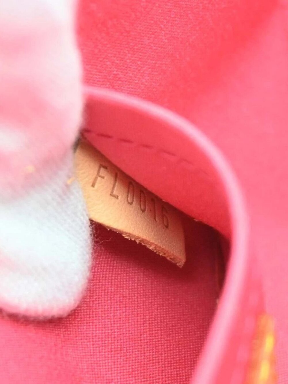 Louis Vuitton Pink Vernis - Picture 14 of 15